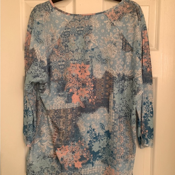 Blouse‎ Spring and Summer - Picture 3 of 3